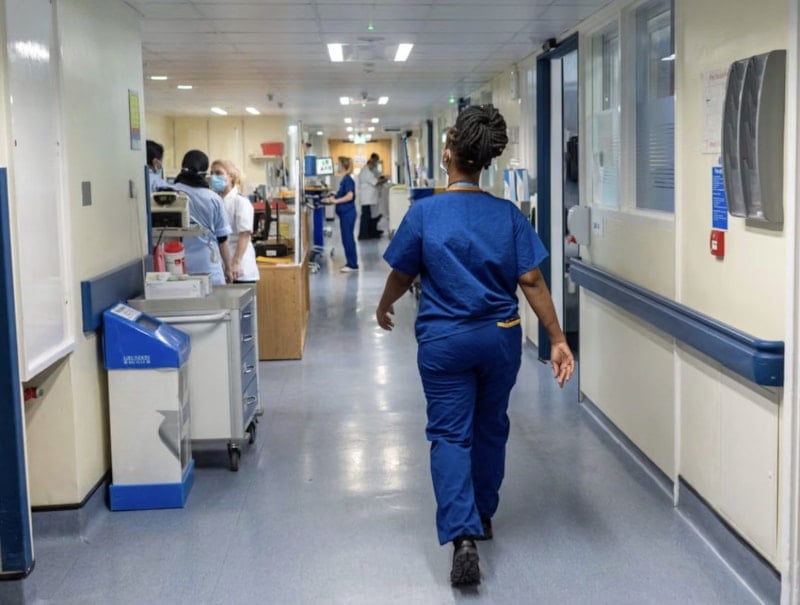 İngiltere Sağlık Sektöründe Personel Açığı Krizine Yeni Bakış