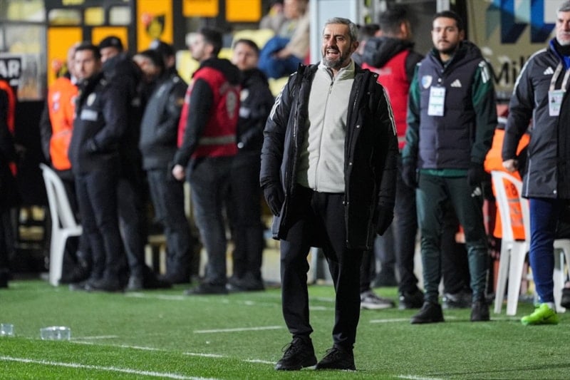 Serkan Özbalta, takımını Süper Lig’e taşıyan 125. teknik direktör oldu